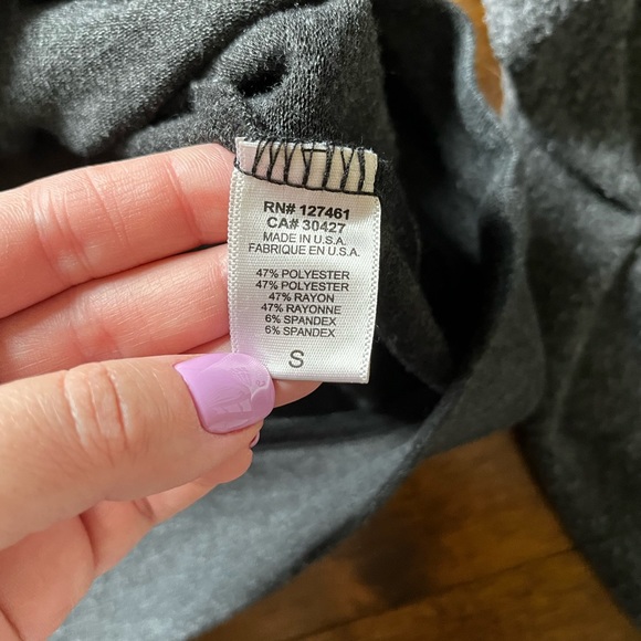 🌻3/25$! WILDFOX Pizza 🍕 slice sweater- Size Small - Grey - Picture 3 of 9